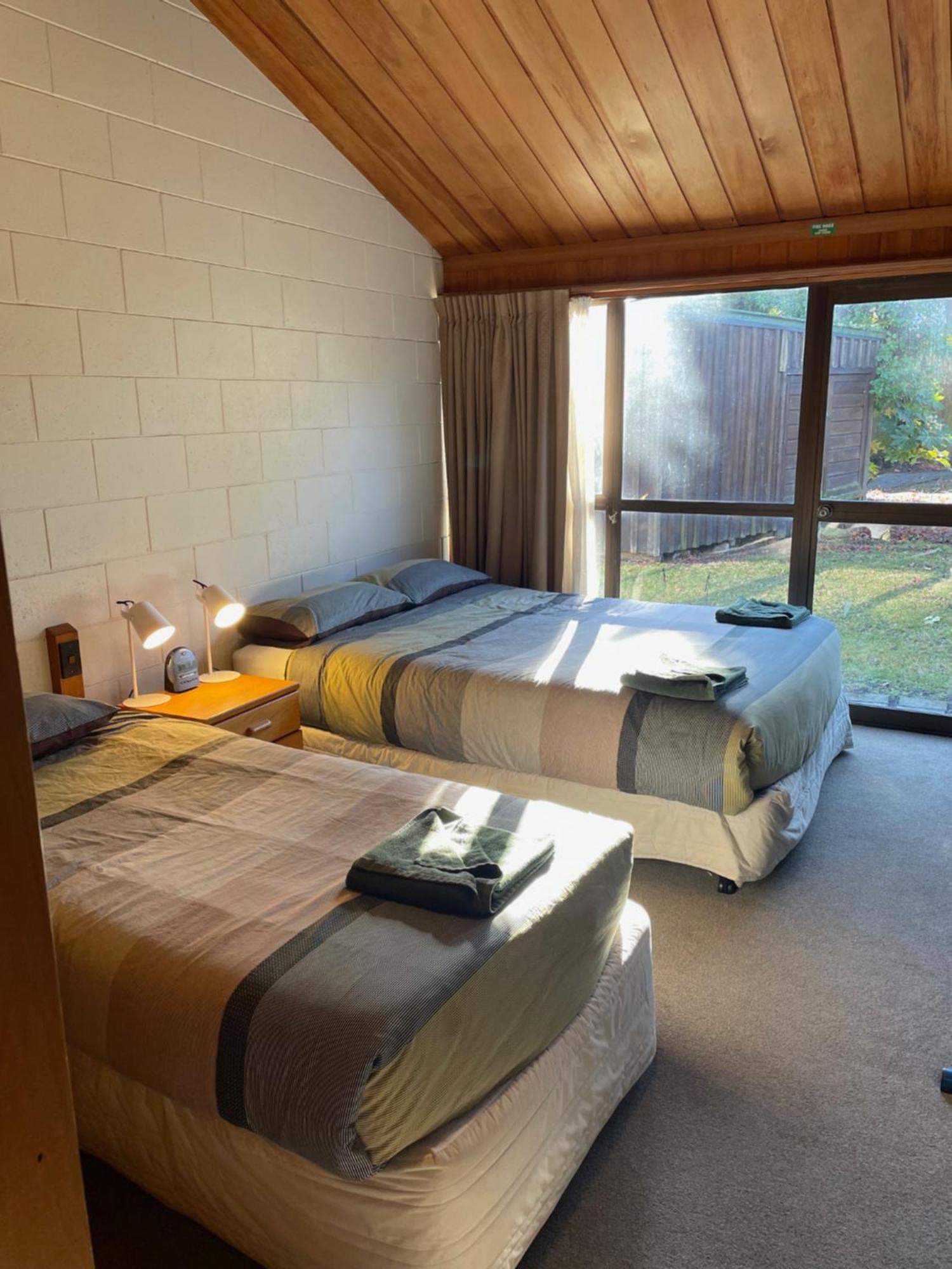 Cedar Chalets And Barkers Lodge Methven Extérieur photo